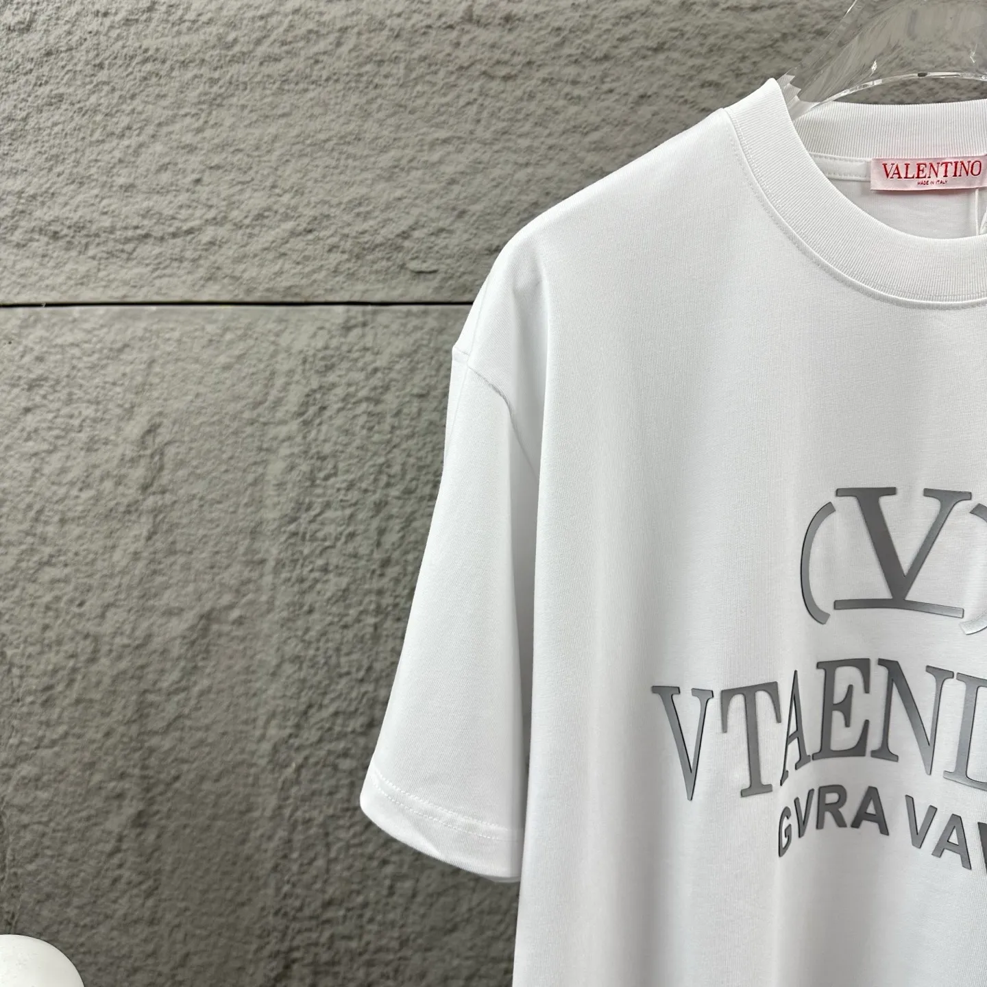 Valent* * 2026 New Arrival Classic T Same Style ：White Black Gray Size： S （90-130 ） M （120-150 ） L （140-165 ） XL （160-180 ） XXL （180-210 ）